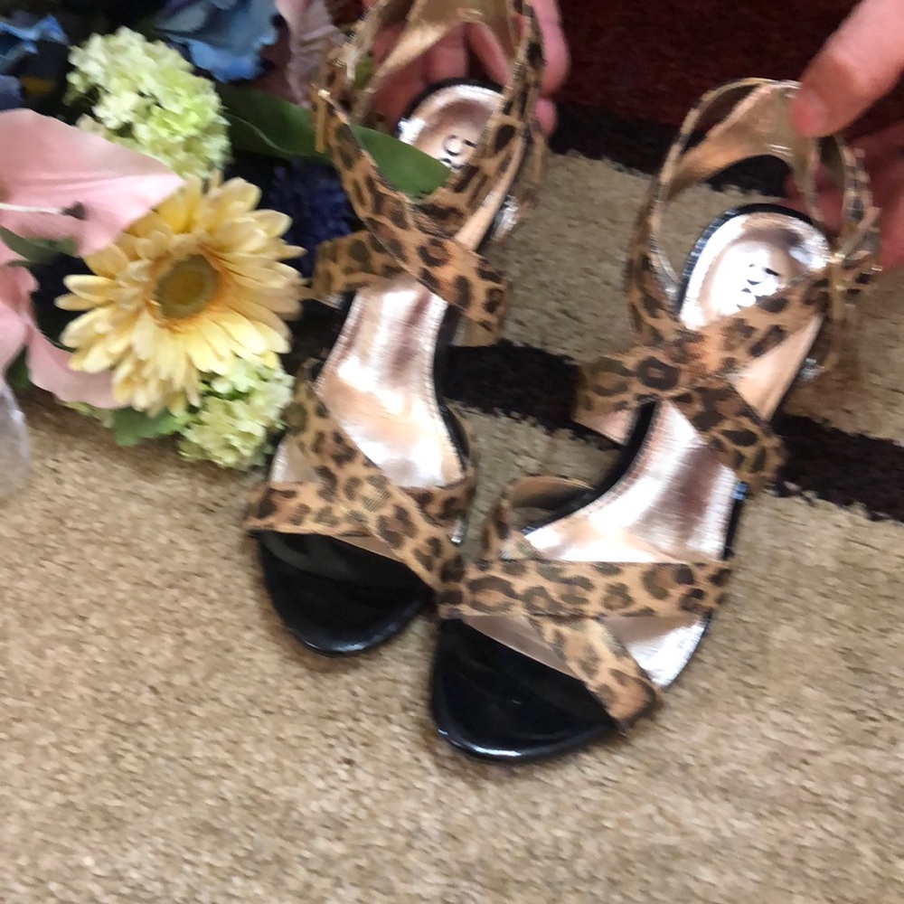 🔥 $15 or 2 for $20 🔥Leopard 🐆 print heels